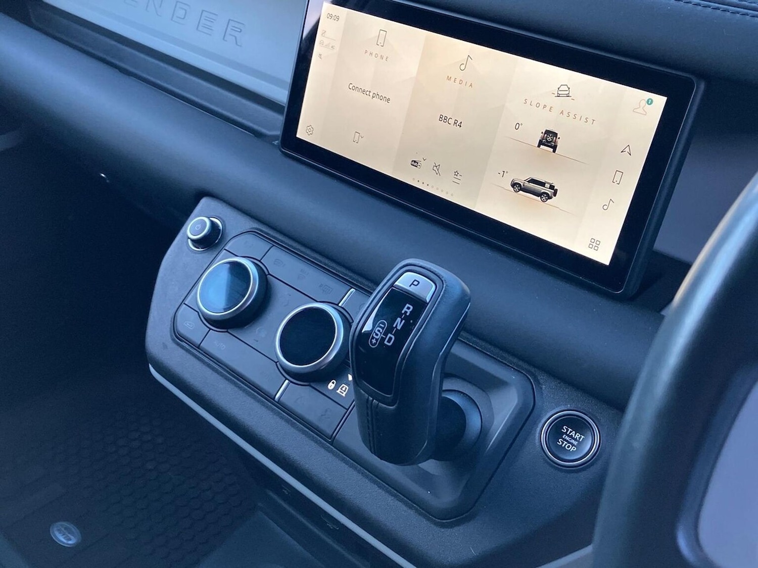 Used Land Rover Defender 2023 for sale - 77701357: Photo 13