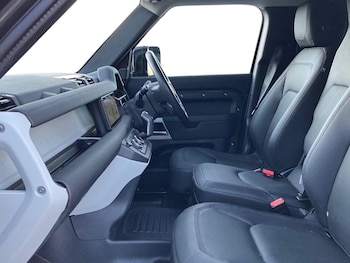 Used Land Rover Defender 2023 for sale - 77701357: Photo