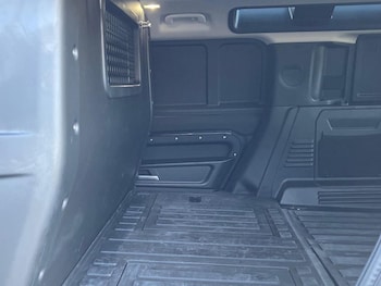 Used Land Rover Defender 2023 for sale - 77701357: Photo