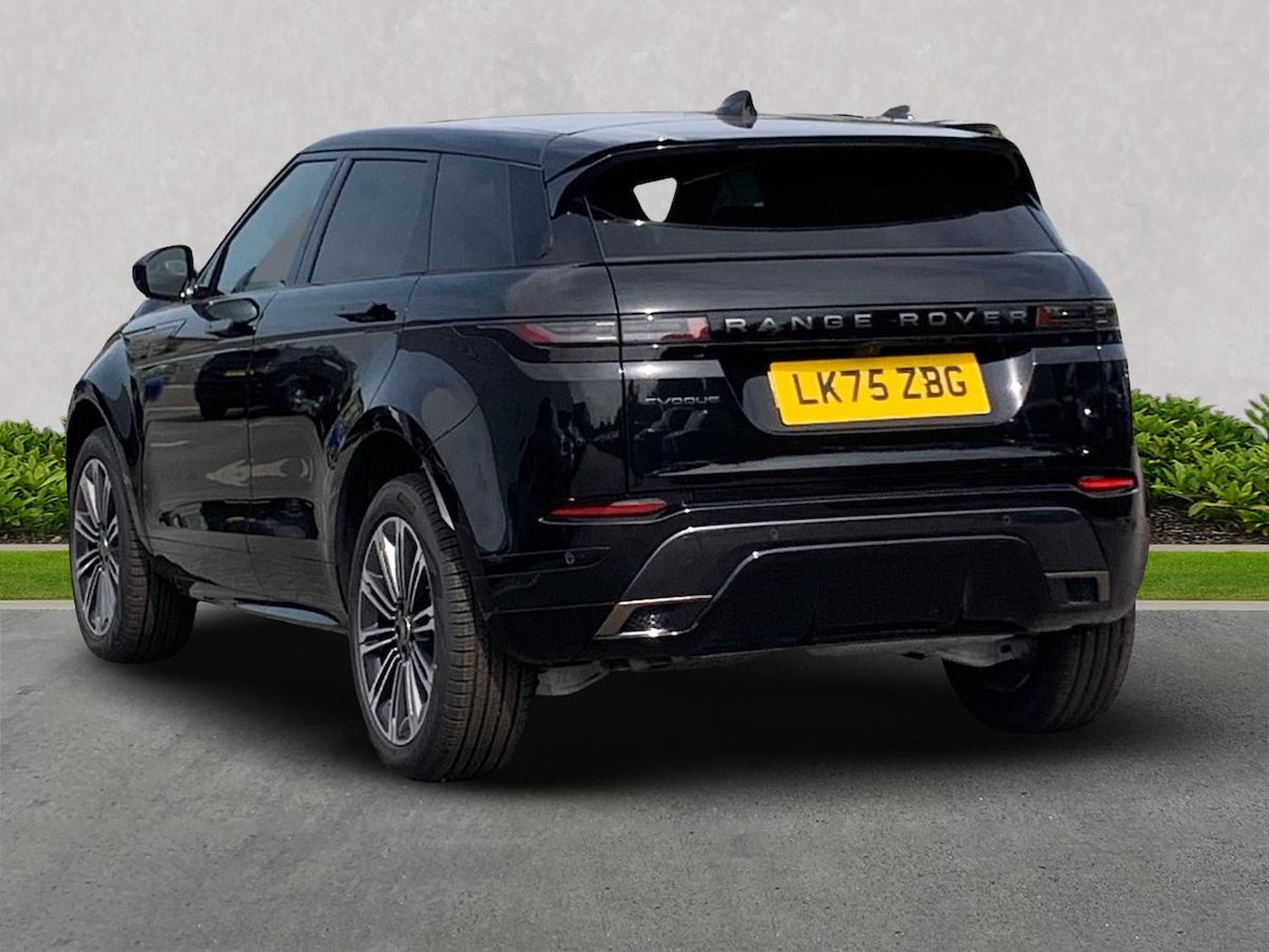 Used Land Rover Range Rover Evoque 2025 for sale - 78191760: Photo 2
