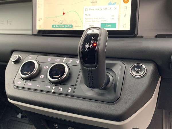 Used Land Rover Defender 2023 for sale - 76287209: Photo 13
