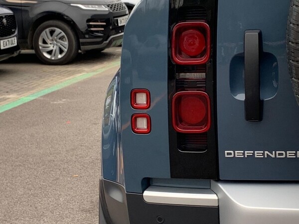 Used Land Rover Defender 2023 for sale - 76287209: Photo 25