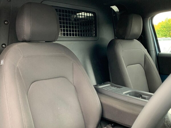 Used Land Rover Defender 2023 for sale - 76287209: Photo 28