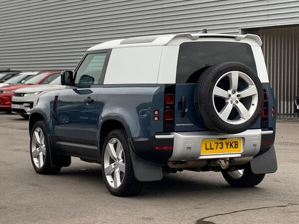 Used Land Rover Defender 2023 for sale - 76287209: Photo 2