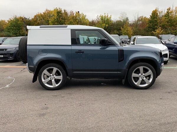 Used Land Rover Defender 2023 for sale - 76287209: Photo 5