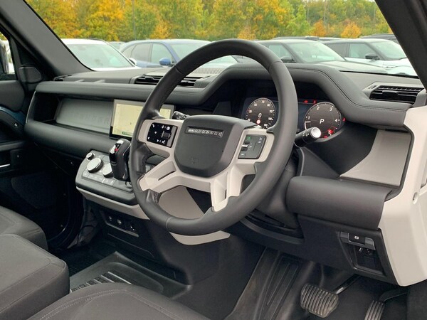 Used Land Rover Defender 2023 for sale - 76287209: Photo 9