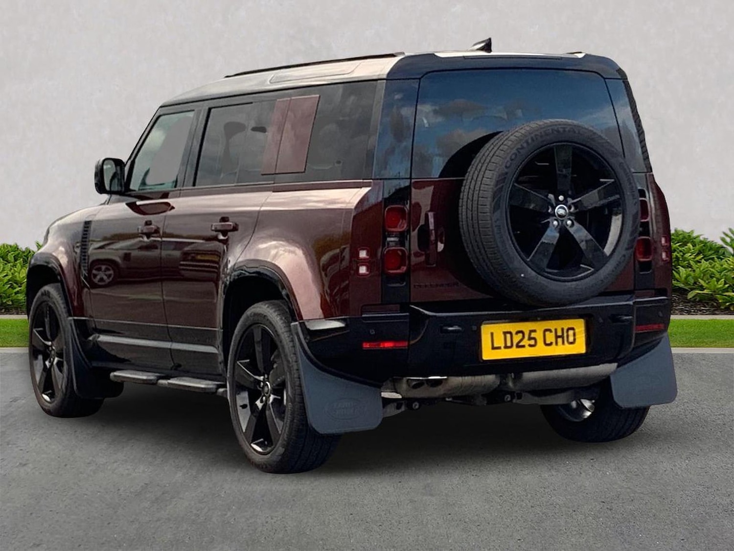 Used Land Rover Defender 2025 for sale - 76352465: Photo 2