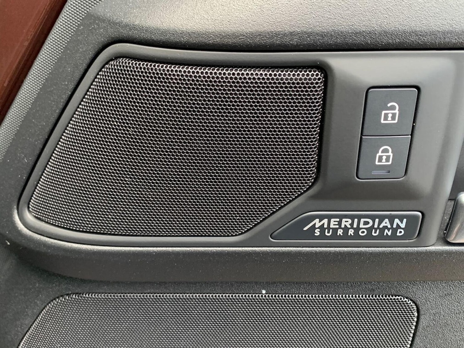 Used Land Rover Defender 2025 for sale - 76352465: Photo 24