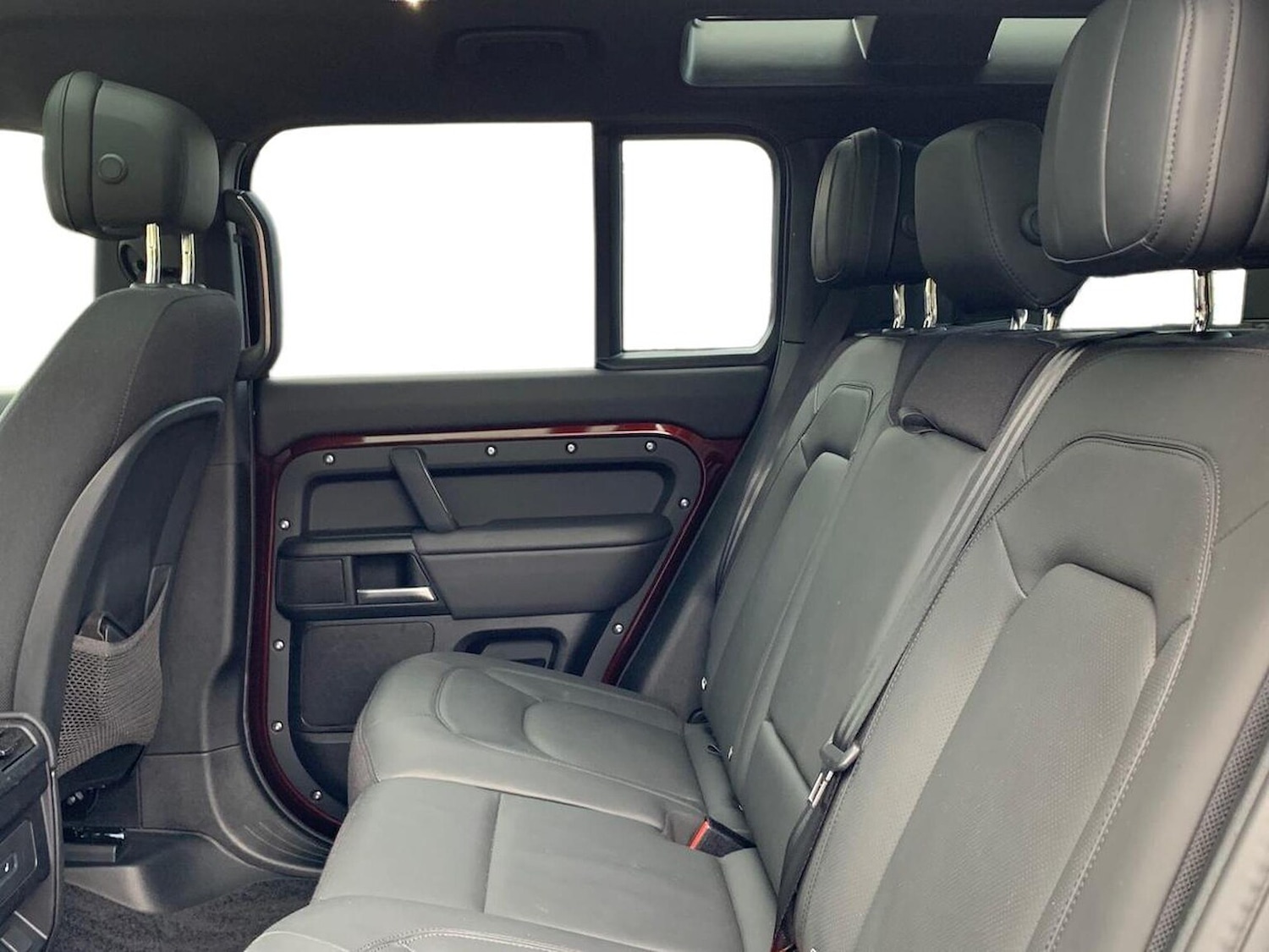 Used Land Rover Defender 2025 for sale - 76352465: Photo 4