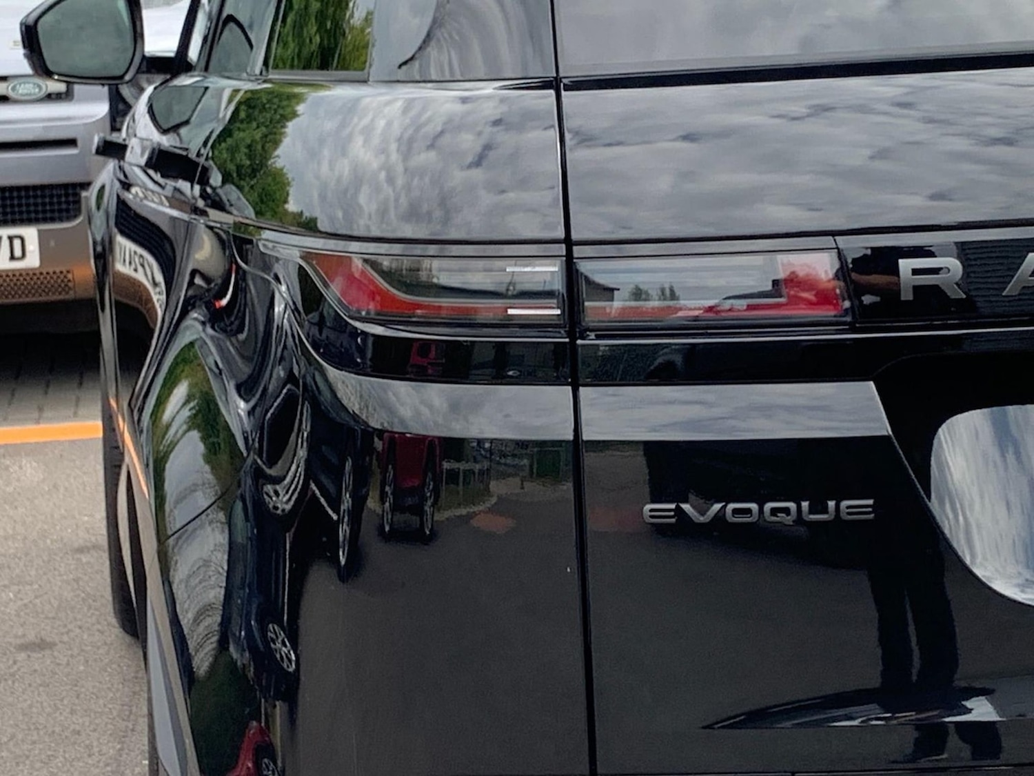 Used Land Rover Range Rover Evoque 2025 for sale - 75906885: Photo 19