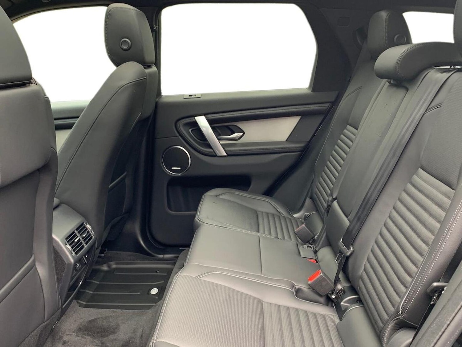 Used Land Rover Discovery Sport 2025 for sale - 77489391: Photo 4