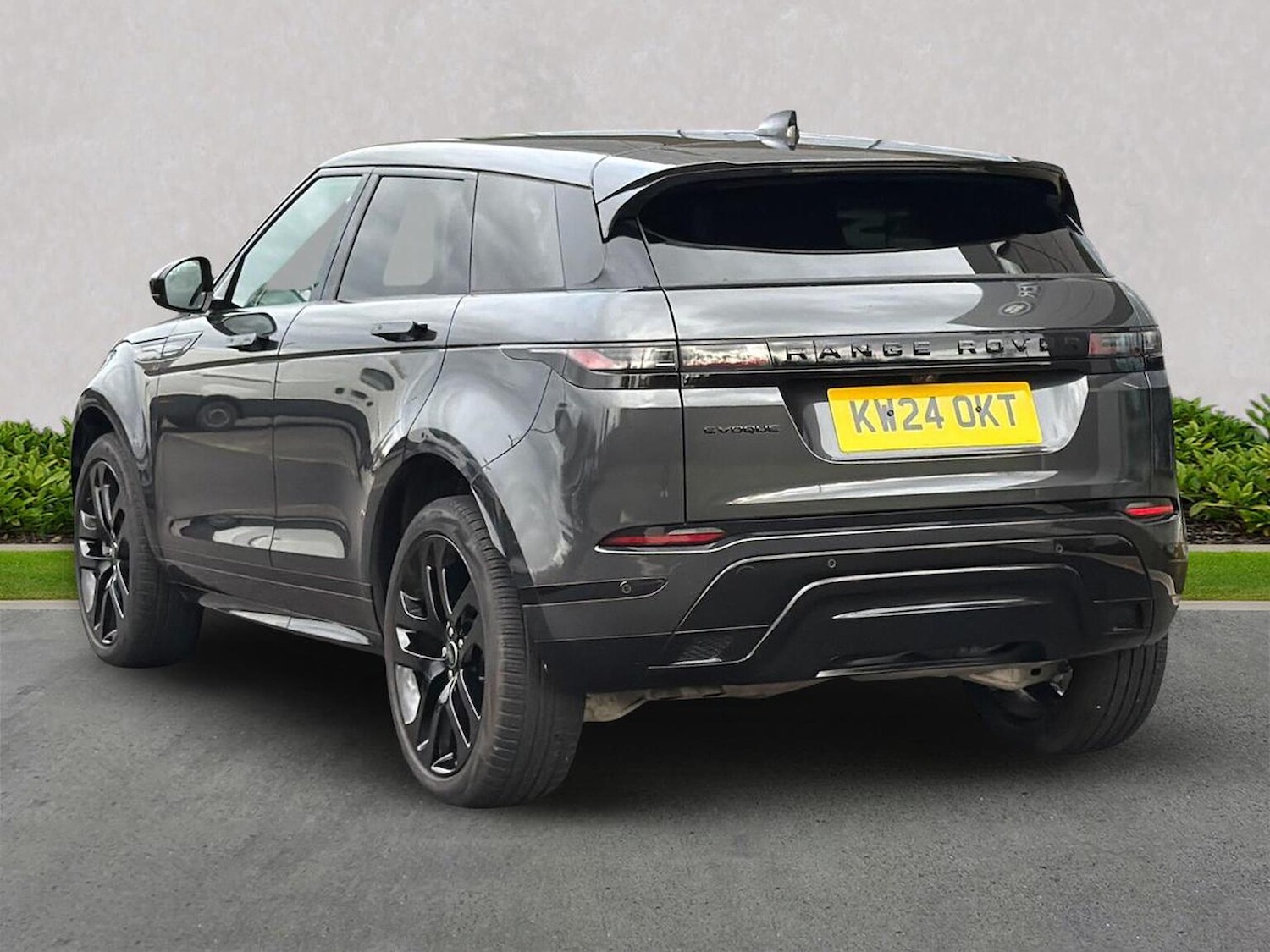 Used Land Rover Range Rover Evoque 2024 for sale - 76860080: Photo 2