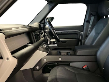 Used Land Rover Defender 2024 for sale - 78310600: Photo