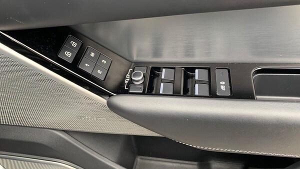 Used Land Rover Range Rover Velar 2021 for sale - 76237068: Photo 25