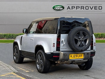 Used Land Rover Defender 2023 for sale - 76252626: Photo 2