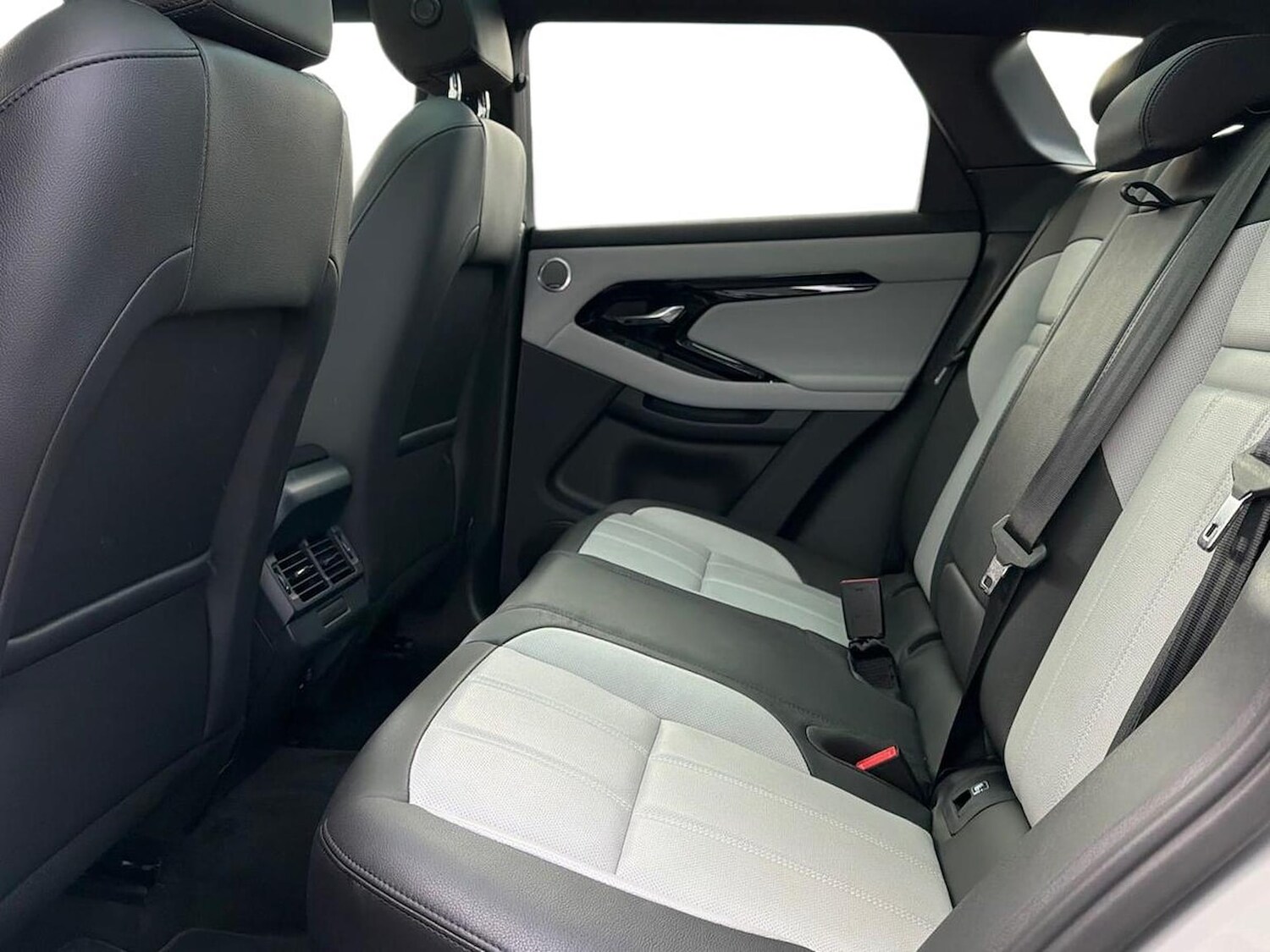 Used Land Rover Range Rover Evoque 2025 for sale - 78191762: Photo 6