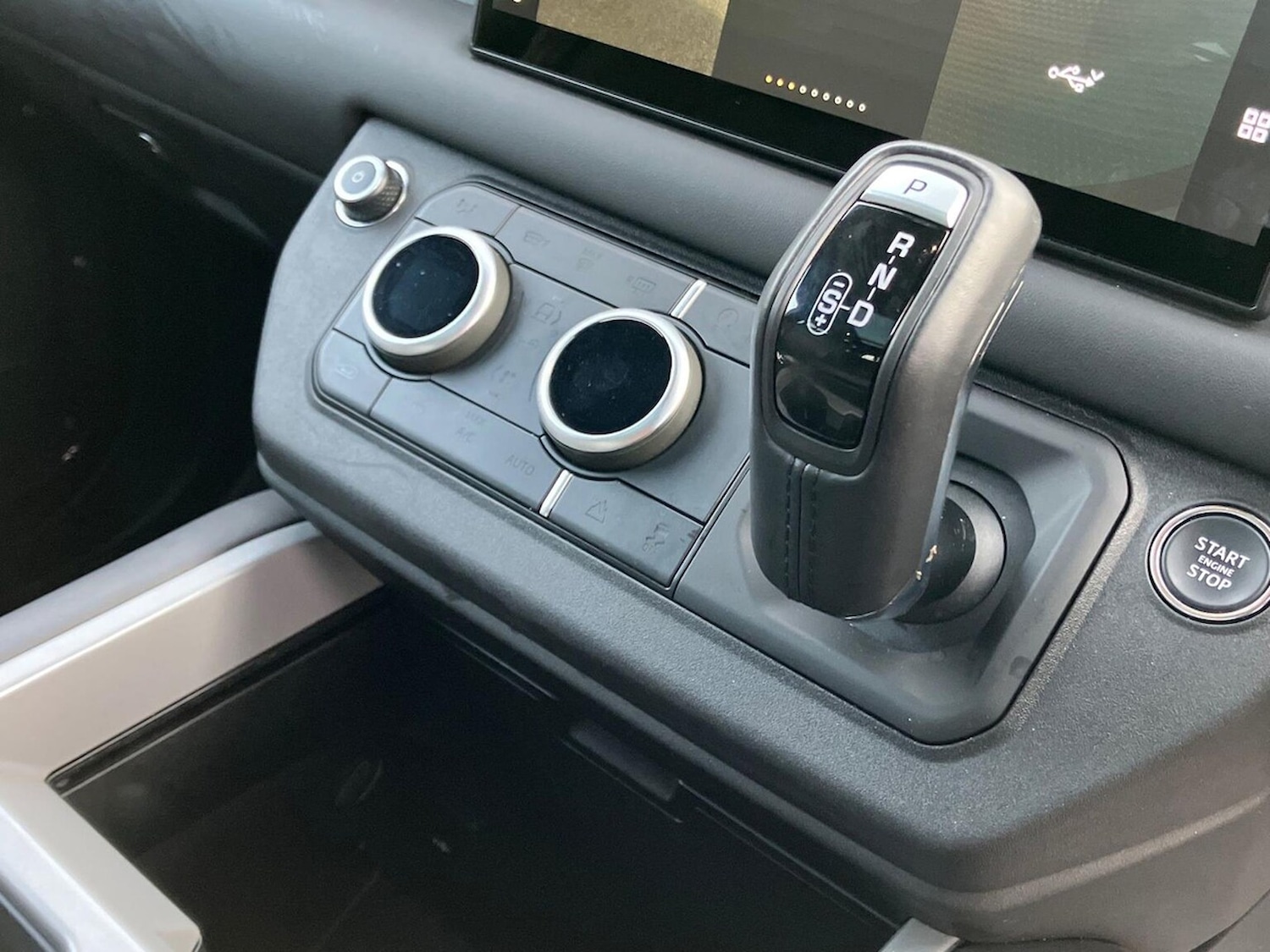 Used Land Rover Defender 2025 for sale - 76963571: Photo 13