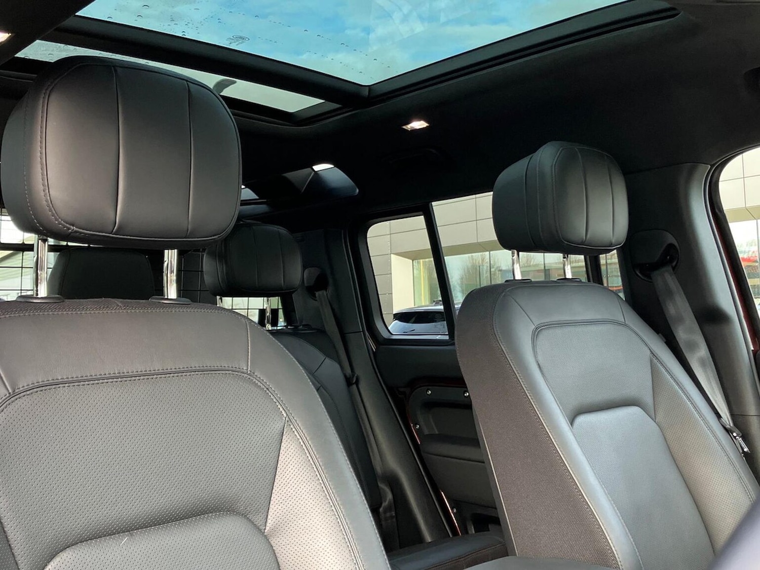 Used Land Rover Defender 2025 for sale - 76963571: Photo 30