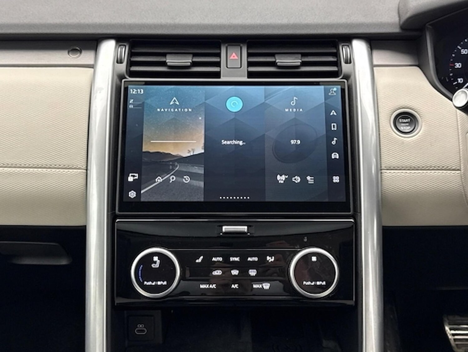 Used Land Rover Discovery 2024 for sale - 78144515: Photo 16