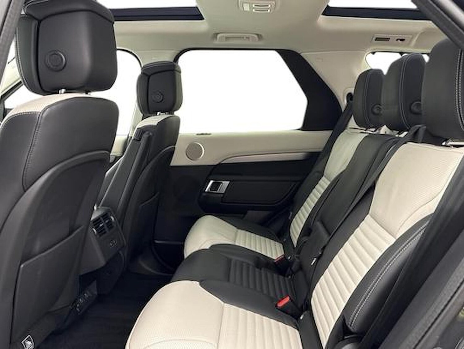 Used Land Rover Discovery 2024 for sale - 78144515: Photo 6