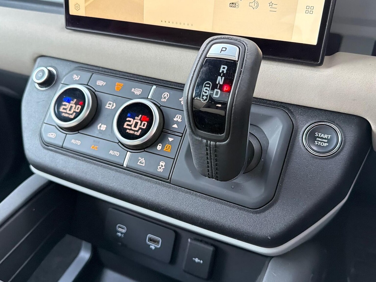 Used Land Rover Defender 2023 for sale - 76935404: Photo 13