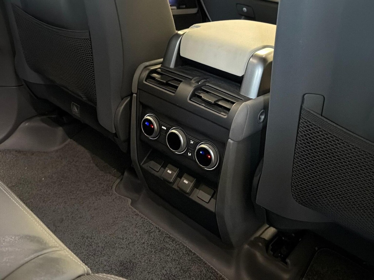 Used Land Rover Defender 2023 for sale - 76935404: Photo 18