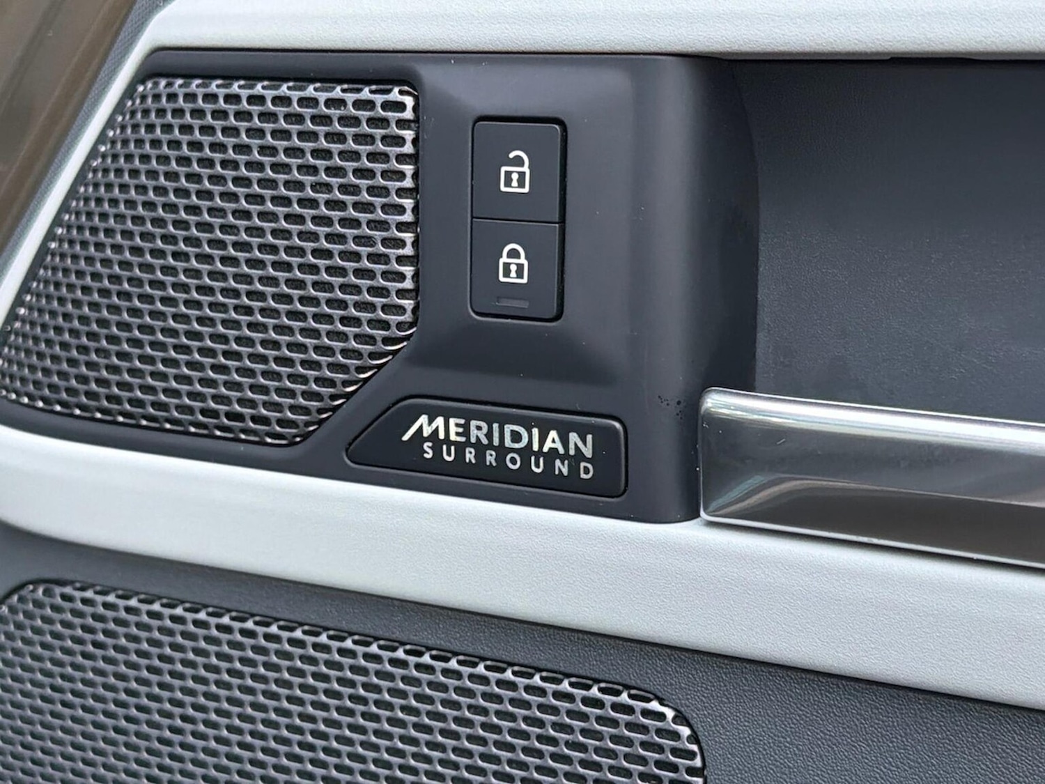 Used Land Rover Defender 2023 for sale - 76935404: Photo 24