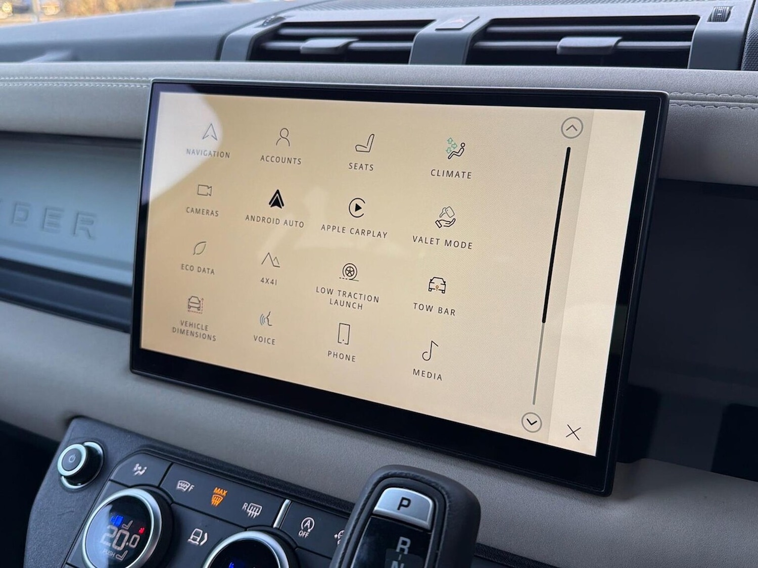 Used Land Rover Defender 2023 for sale - 76935404: Photo 31