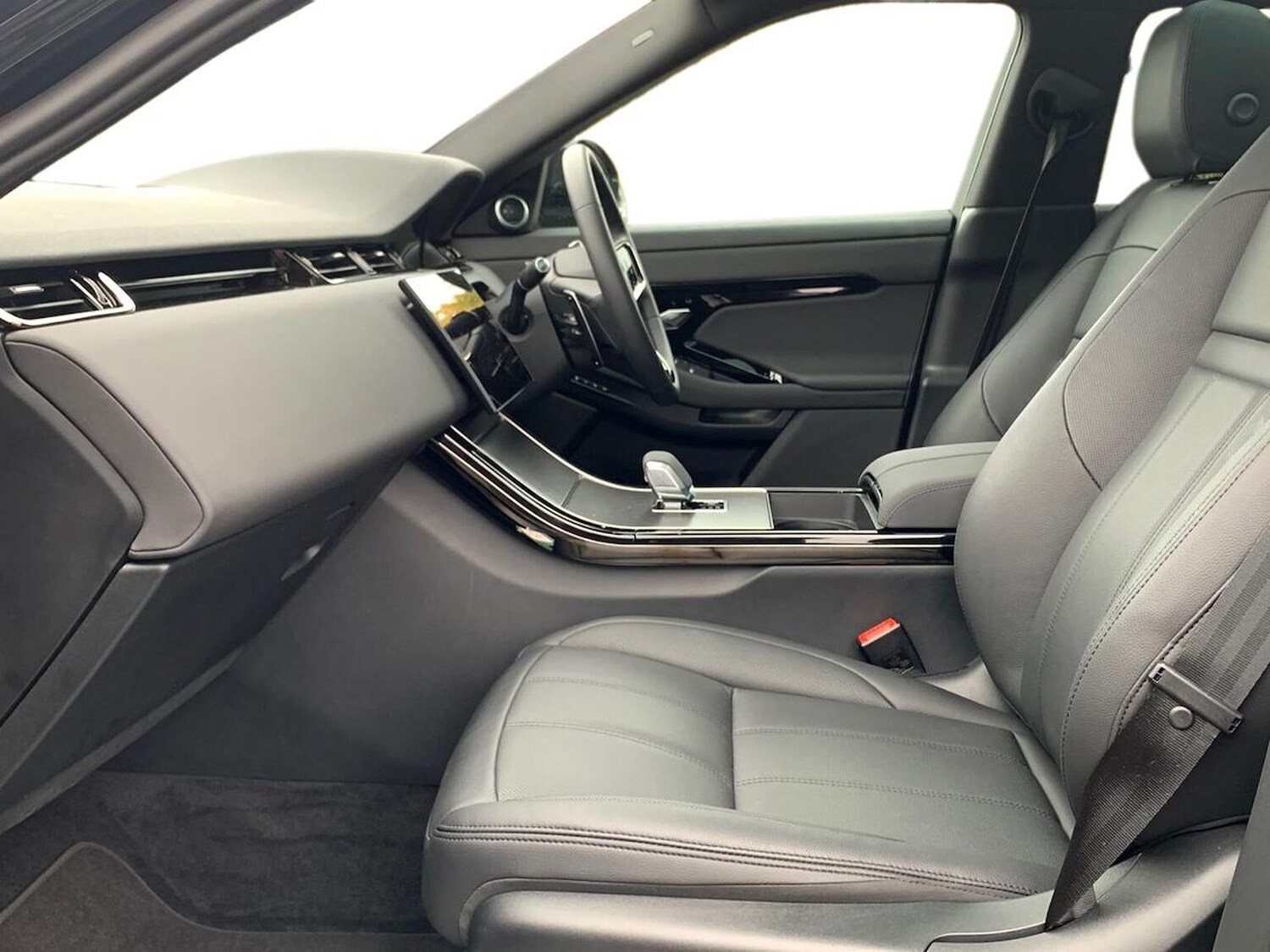 Used Land Rover Range Rover Evoque 2025 for sale - 76300796: Photo 3
