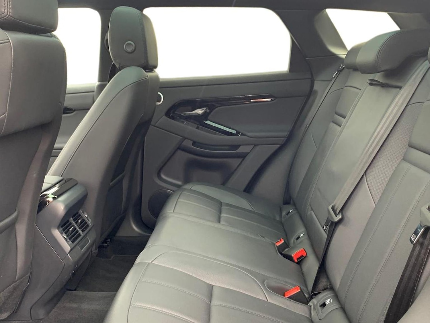 Used Land Rover Range Rover Evoque 2025 for sale - 76300796: Photo 4