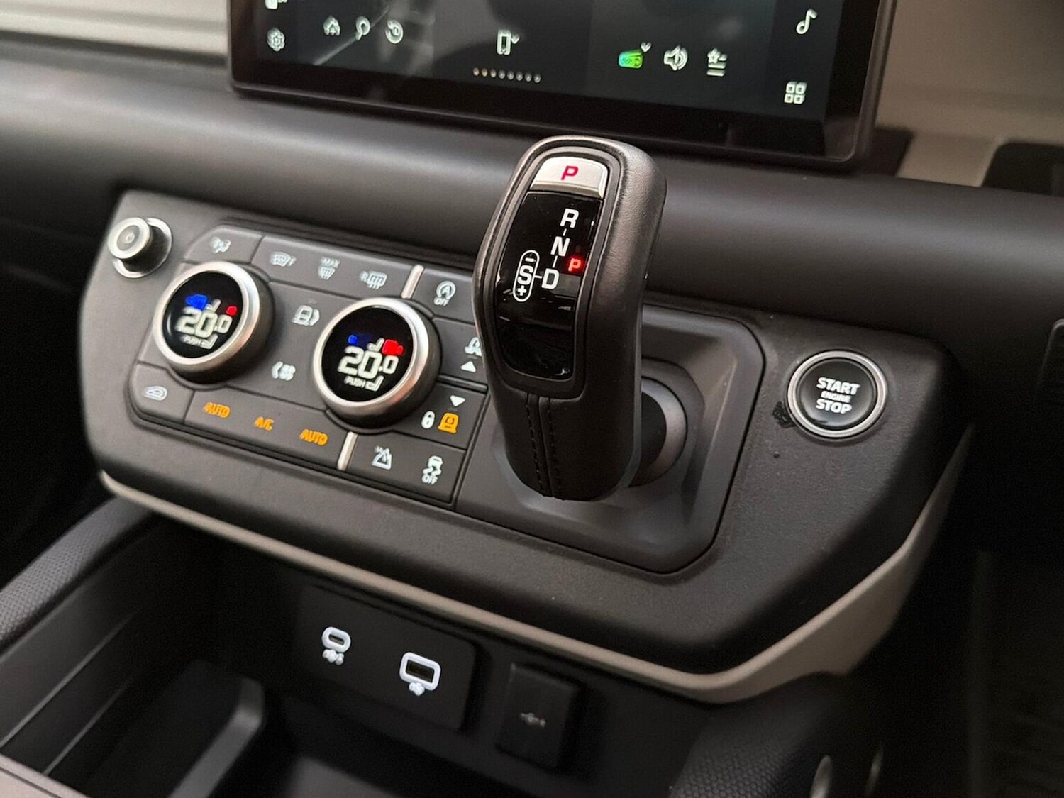 Used Land Rover Defender 2021 for sale - 76821749: Photo 13