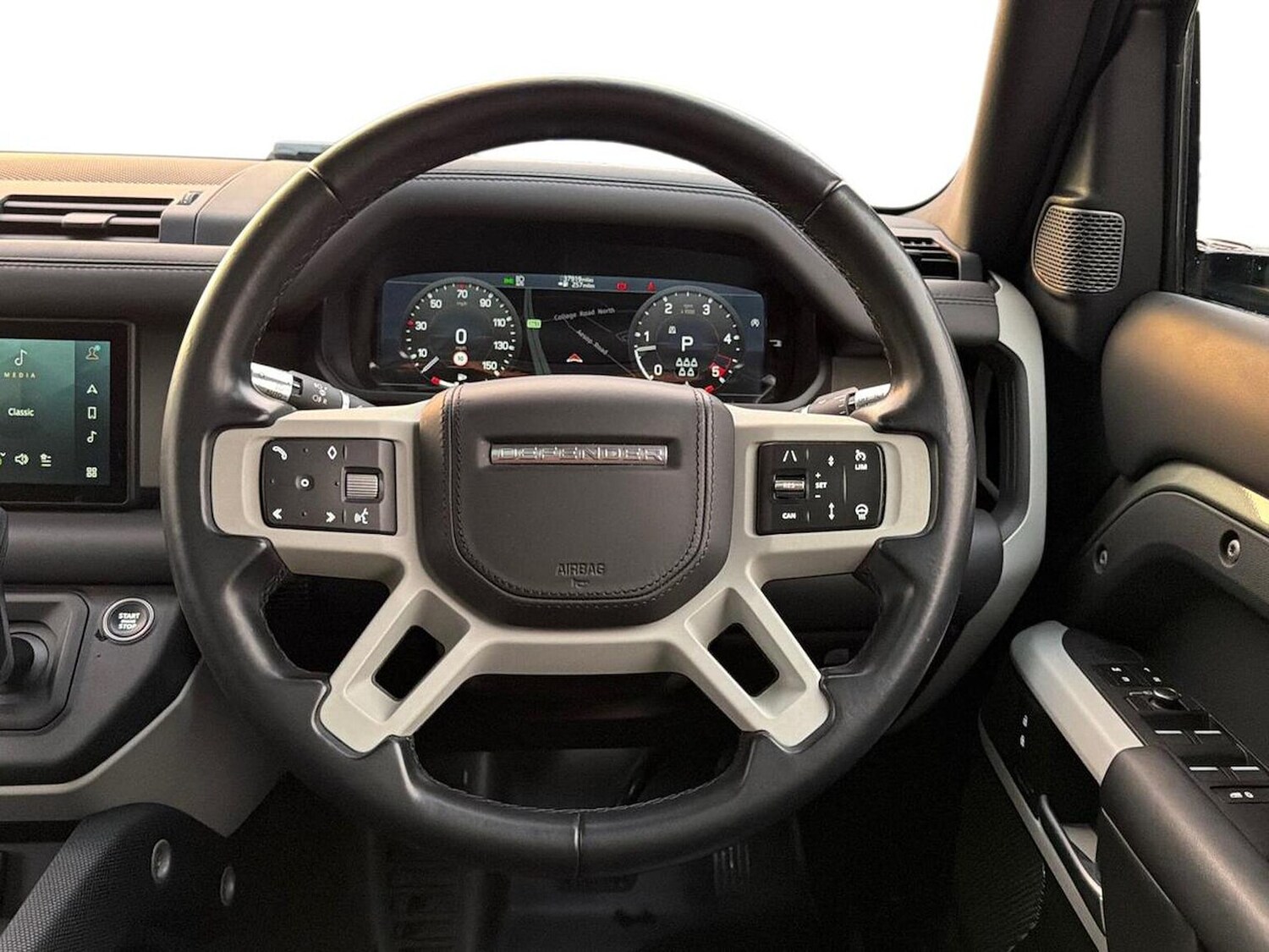 Used Land Rover Defender 2021 for sale - 76821749: Photo 15