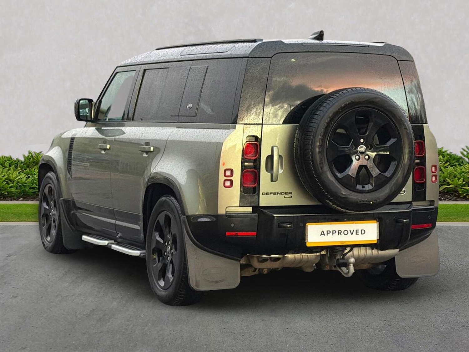 Used Land Rover Defender 2021 for sale - 76821749: Photo 2