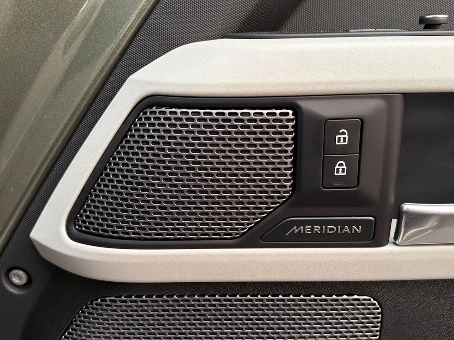 Used Land Rover Defender 2021 for sale - 76821749: Photo 24