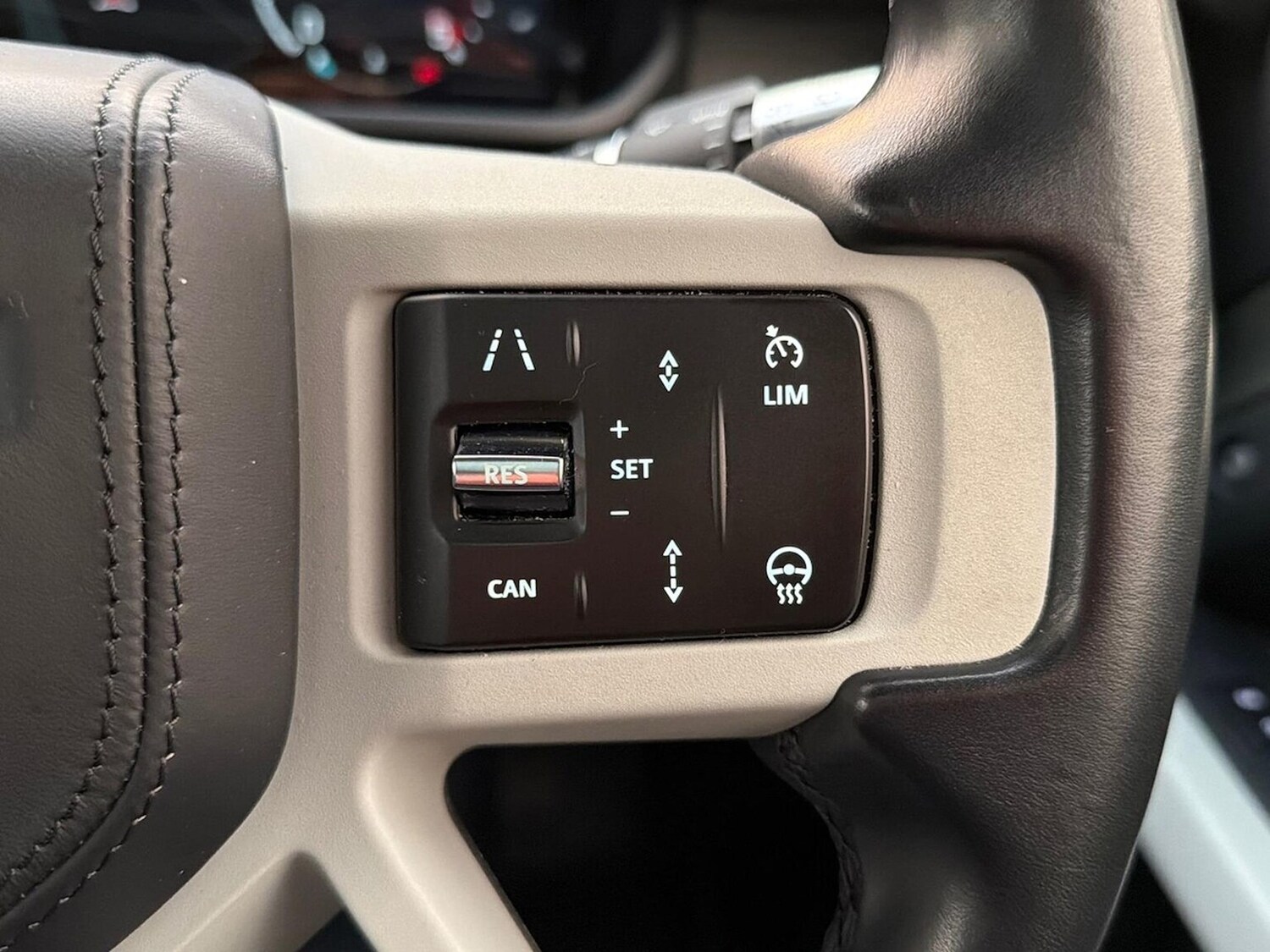 Used Land Rover Defender 2021 for sale - 76821749: Photo 25