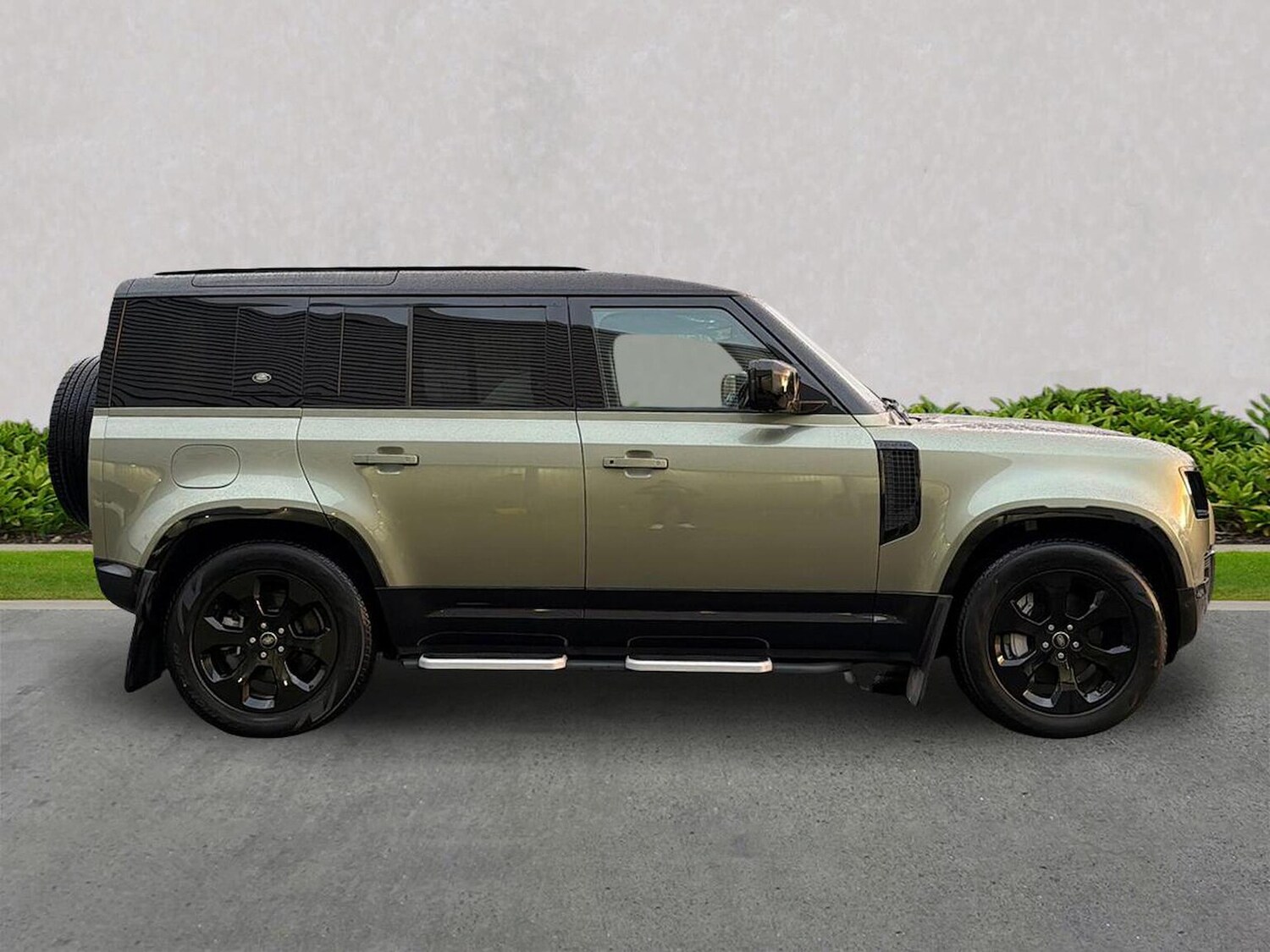 Used Land Rover Defender 2021 for sale - 76821749: Photo 5