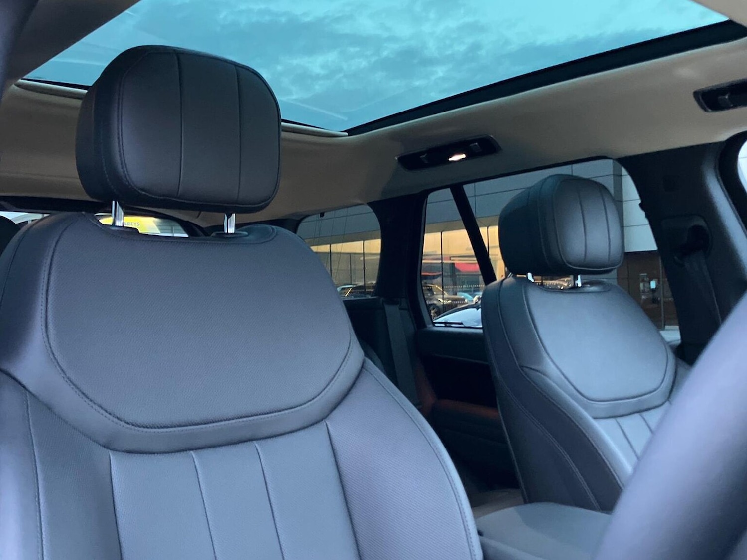 Used Land Rover Range Rover 2025 for sale - 76979874: Photo 30