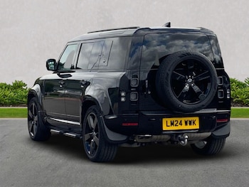 Used Land Rover Defender 2024 for sale - 76518607: Photo