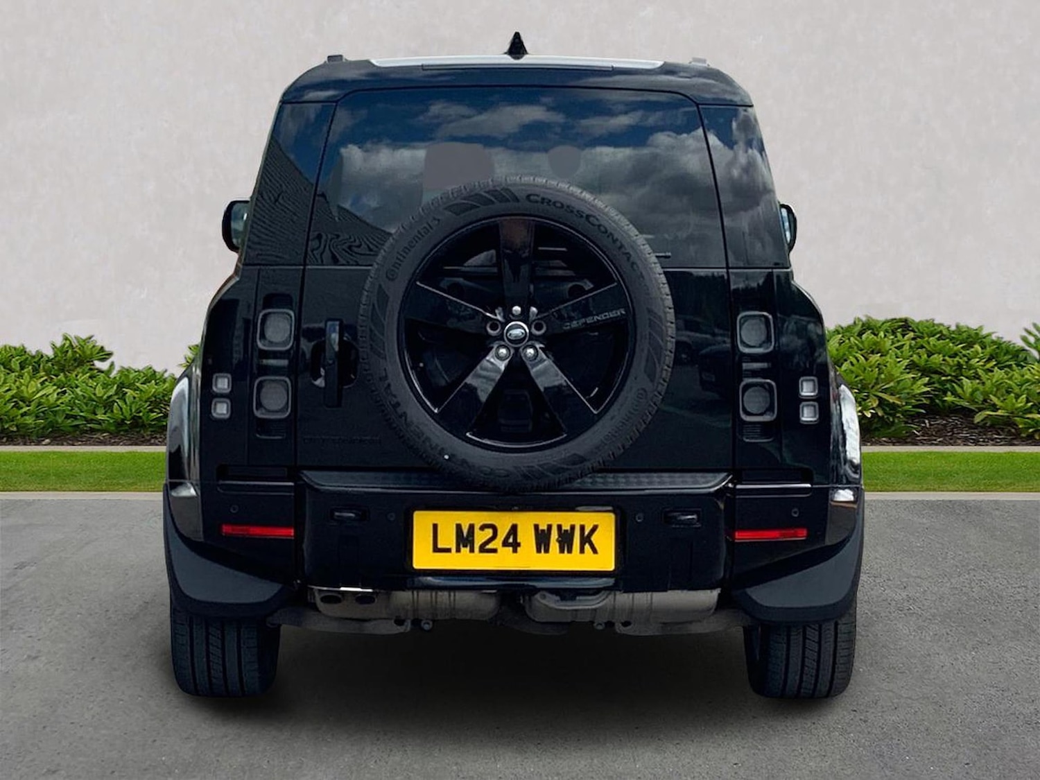 Used Land Rover Defender 2024 for sale - 76518607: Photo 6