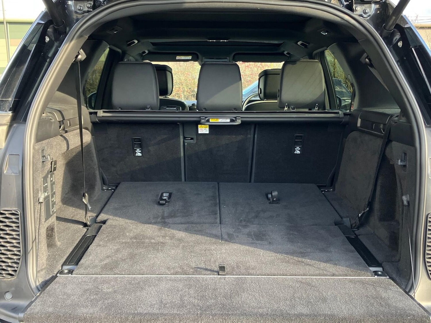 Used Land Rover Discovery 2024 for sale - 76951190: Photo 10