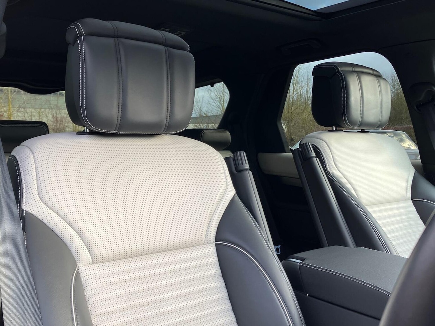 Used Land Rover Discovery 2024 for sale - 76951190: Photo 30