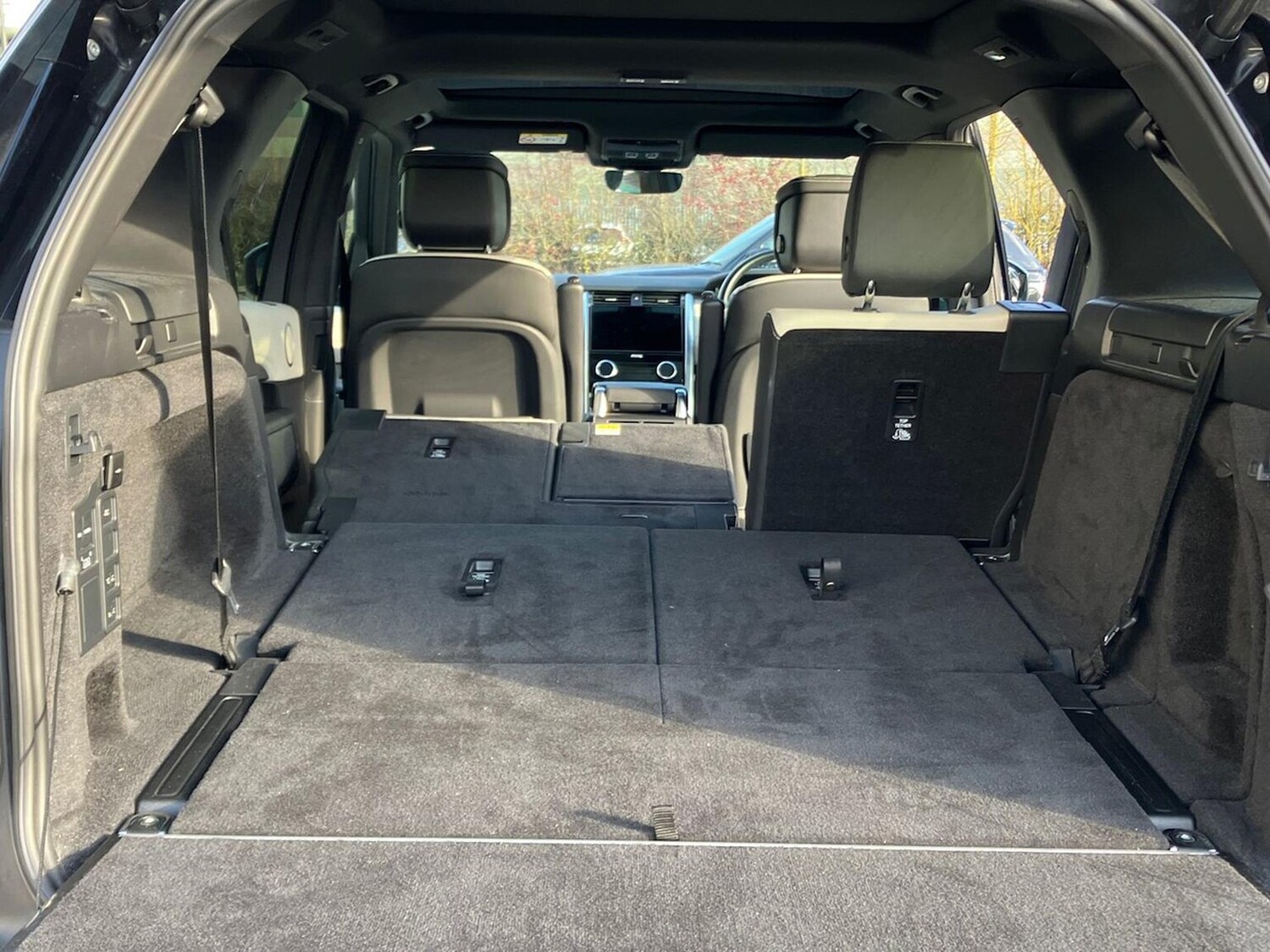 Used Land Rover Discovery 2024 for sale - 76951190: Photo 34