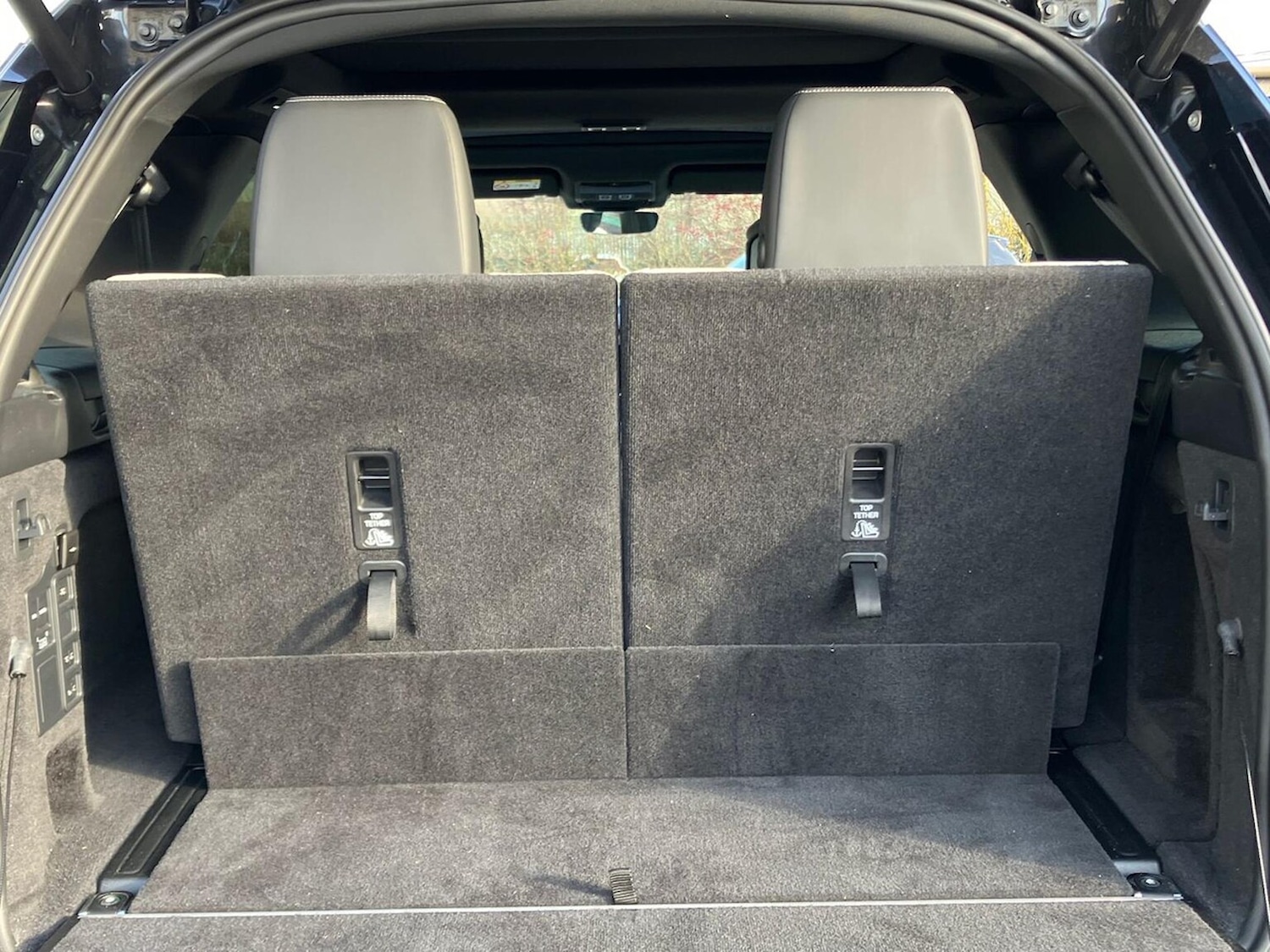 Used Land Rover Discovery 2024 for sale - 76951190: Photo 35