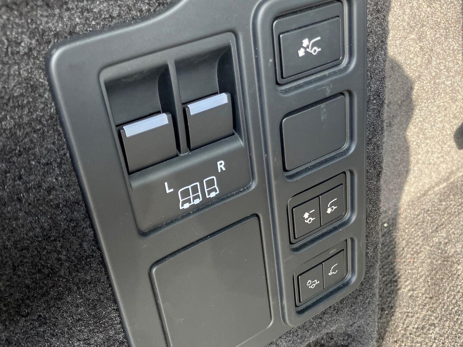 Used Land Rover Discovery 2024 for sale - 76951190: Photo 36