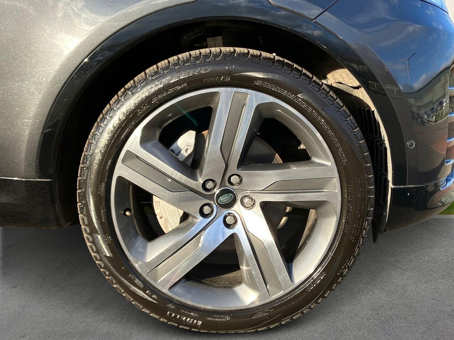 Used Land Rover Discovery 2024 for sale - 76951190: Photo 8