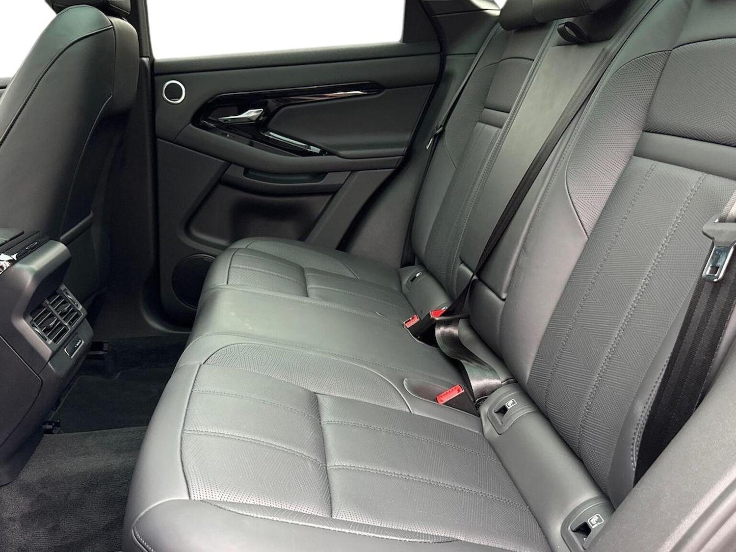 Used Land Rover Range Rover Evoque 2024 for sale - 76682563: Photo 4