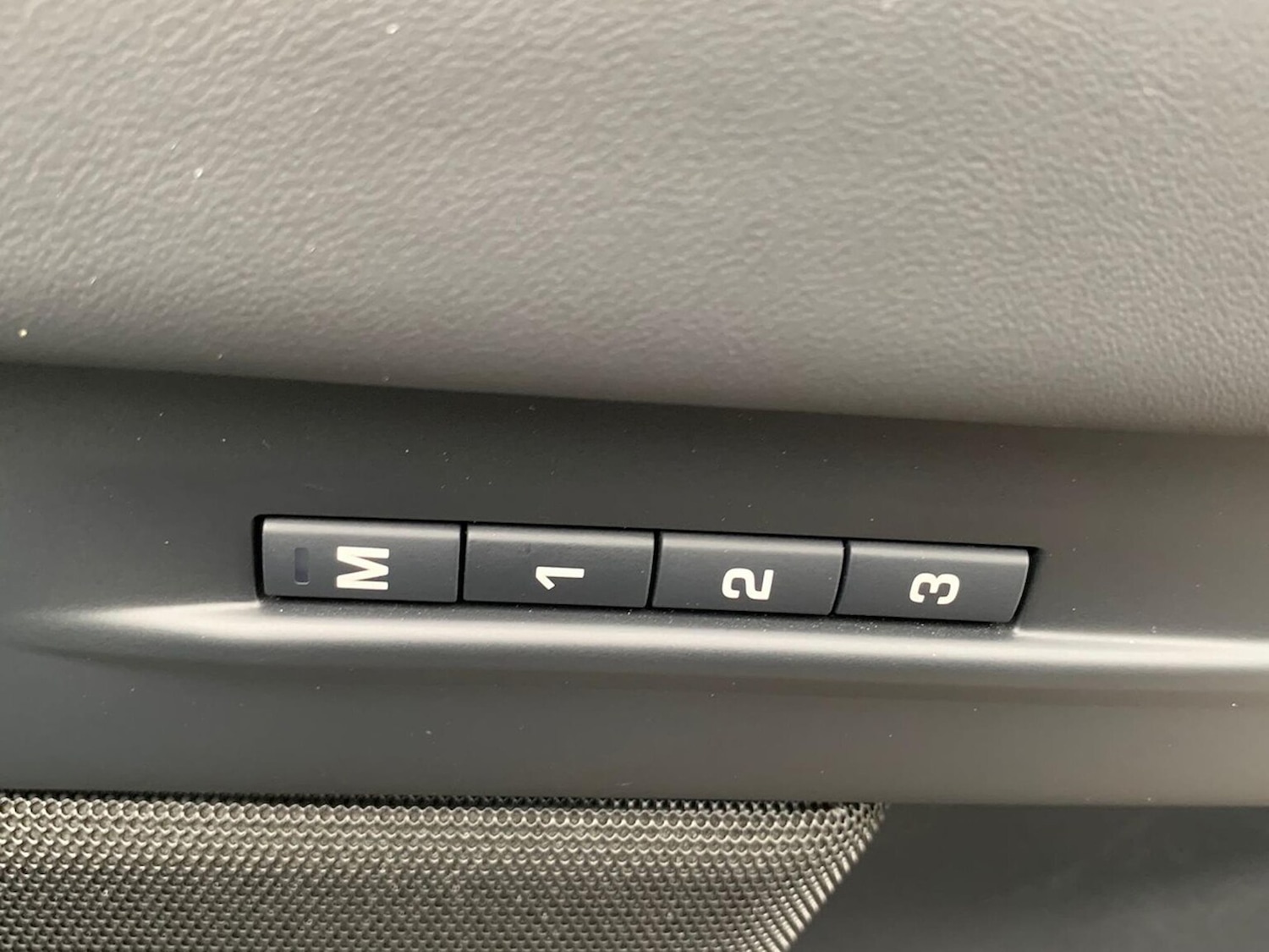 Used Land Rover Range Rover Evoque 2025 for sale - 76299417: Photo 30