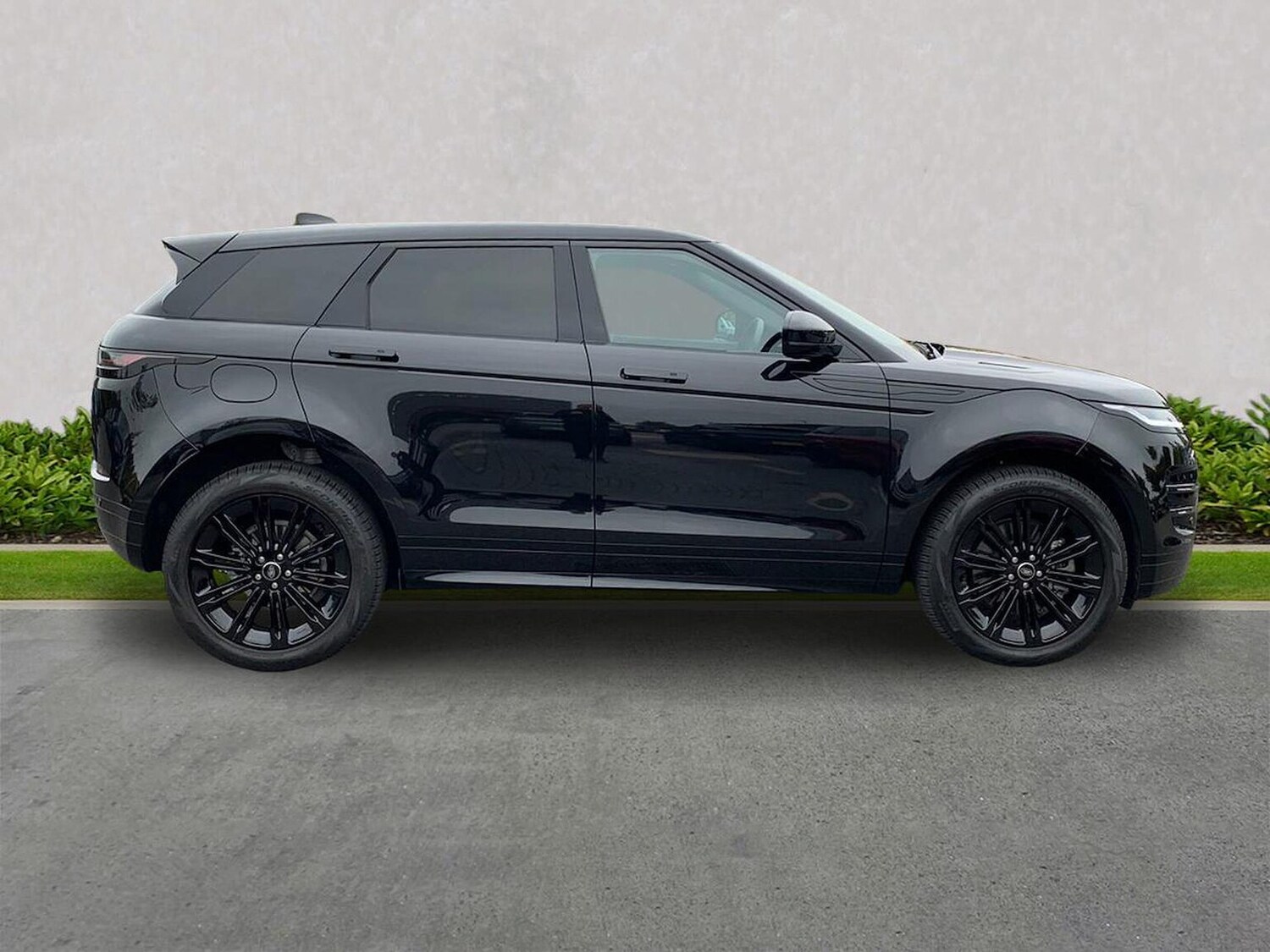 Used Land Rover Range Rover Evoque 2025 for sale - 76299417: Photo 5