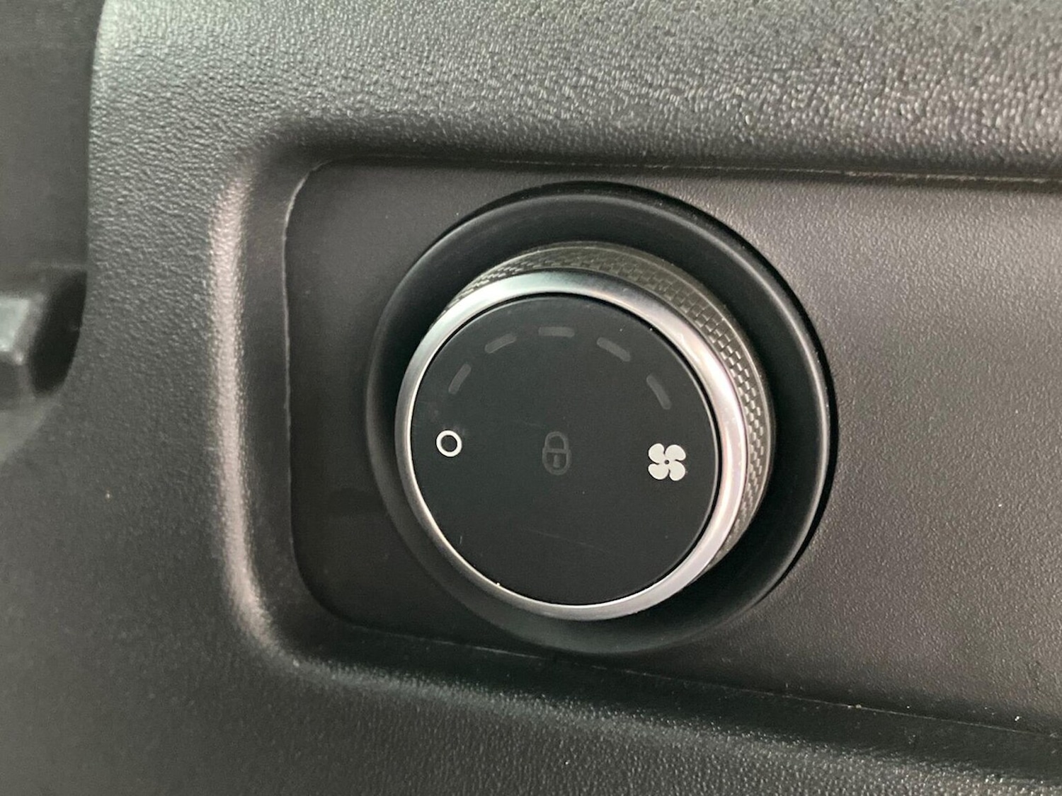 Used Land Rover Discovery Sport 2025 for sale - 77872132: Photo 27