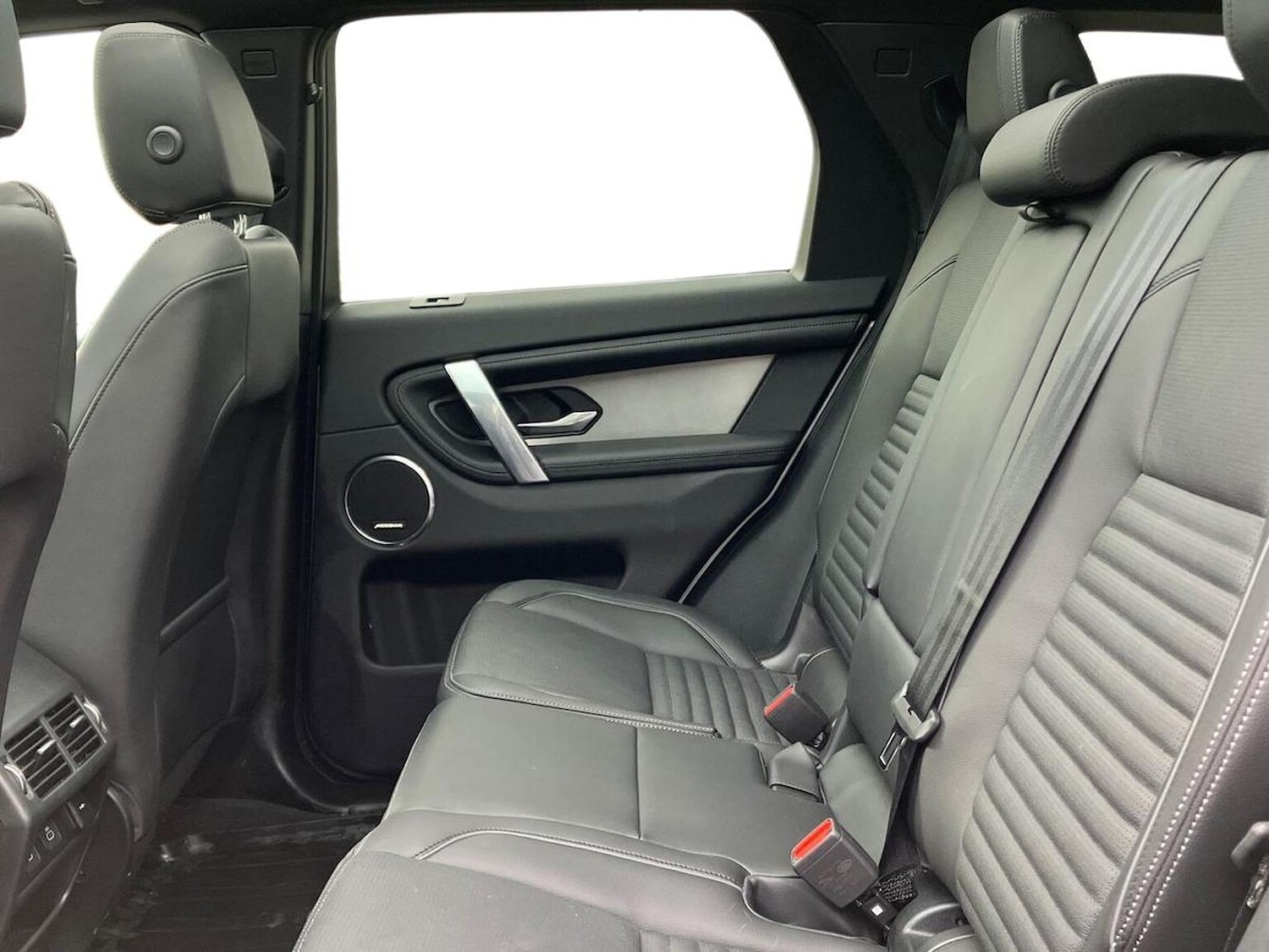 Used Land Rover Discovery Sport 2025 for sale - 77872132: Photo 4